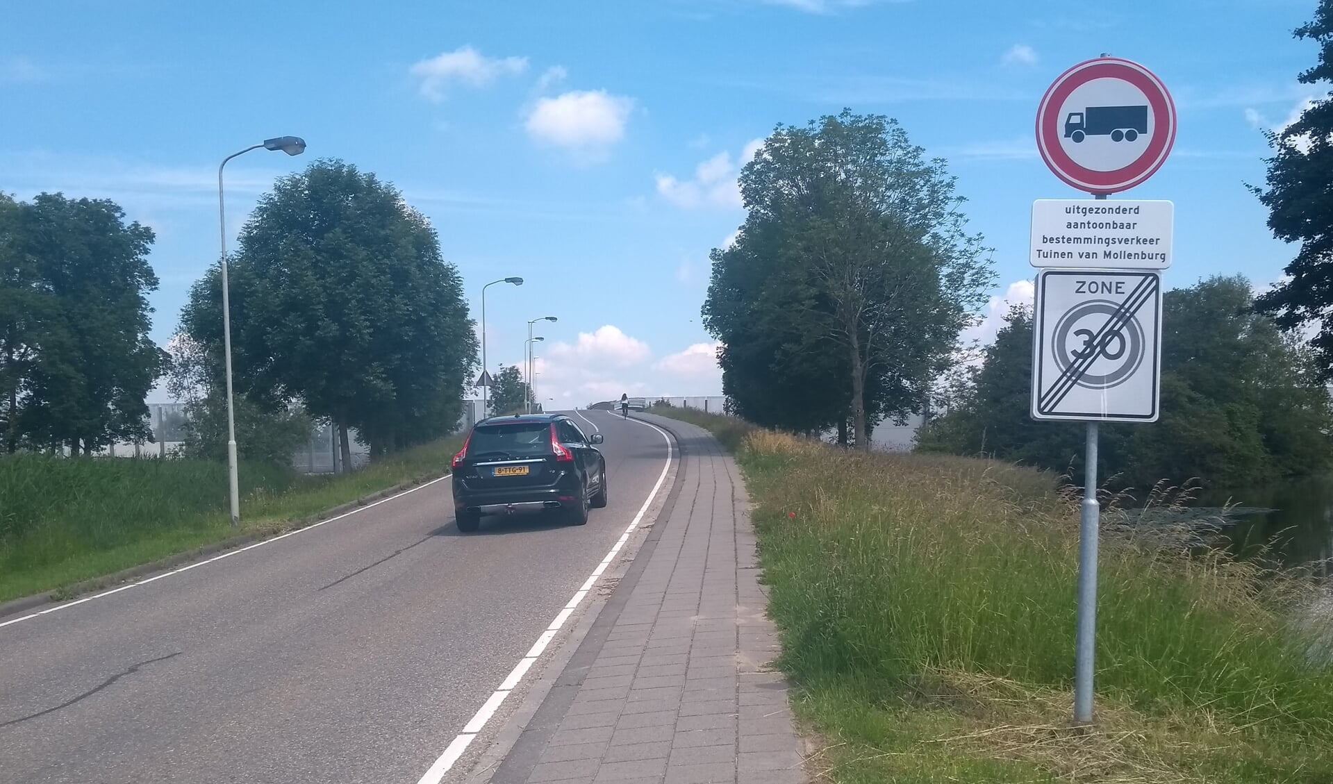 Bewoners-Mollenburgseweg-klagen-tevergeefs-over-verkeersoverlast